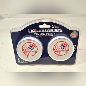 New York Yankees MLB Team Logo Audio Speakers Portable Brand New Sealed Package